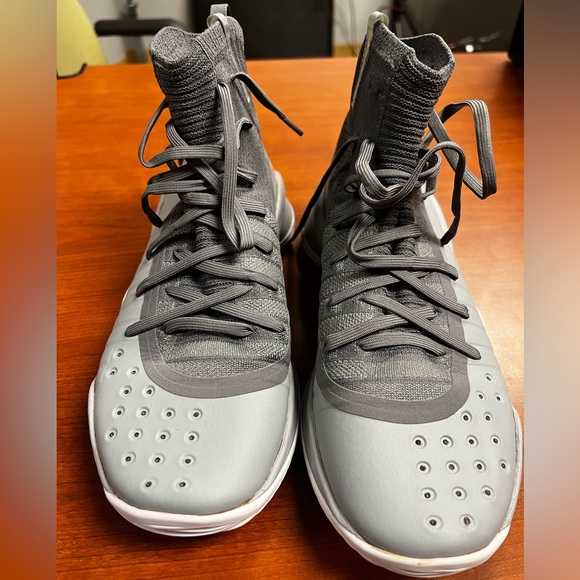 Under Armour Basketball Shoes - Picture 2 of 4